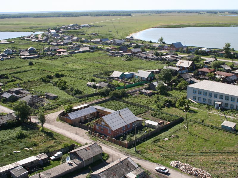 Административный центр — село Частоозерье.